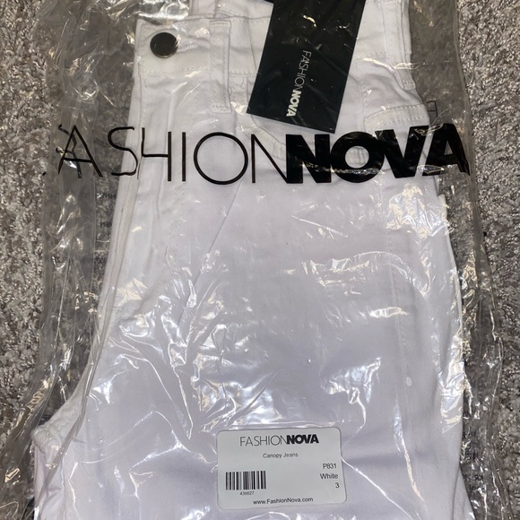 High waisted white jeans size 3 💕 - Picture 2 of 2